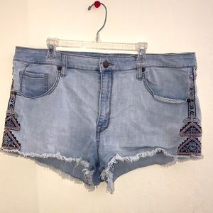 Mossimo Tribal Denim Shorts. High Waist, size 18!